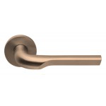 Deurkruk Rivio GL100-G rond rozet geveerd PVD licht brons