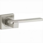 Deurkruk Pierra vierkant rozet mat nikkel gelakt