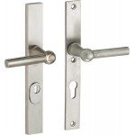 Veiligheidsset Chemin de Fer mat nikkel ongelakt achterdeur KT op schild