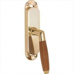 Krukespagnolet Ton messing gepolijst ongelakt teak