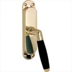 Krukespagnolet Ton messing gepolijst gelakt ebben