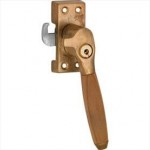 Raamsluiting SKG Ton messing getrommeld ongelakt teak